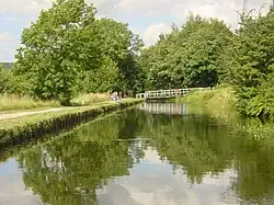 The Leeds and Liverpool Canal near Thackley
