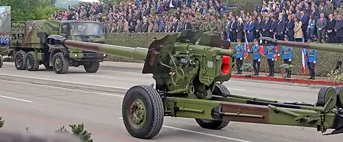 A Serbian Army M-84 Nora-A 152&nbsp;mm howitzer at military parade in Niš