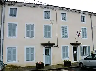The town hall and school in Manglieu