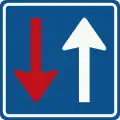 F6: Priority over oncoming vehicles