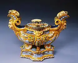 Boat-shaped salt cellar, 1579 c., Bottega dei Patanazzi, Urbino.