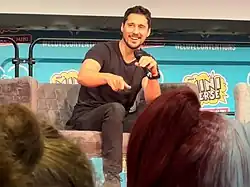 Peter_Gadiot_on_stage_at_German_Film_Comic_Con_(18-08-2024)