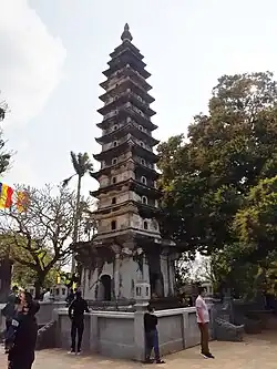 Phổ Minh Pagoda, Phổ Minh Temple, constructed during the Trần dynasty