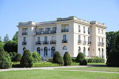 Château de Sept-Saulx, Grand Est, a highly simplified reinterpretation of the Louis XVI style, France, by Louis Süe, 1928-1929[115]