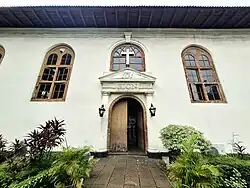 Details around the entrance.