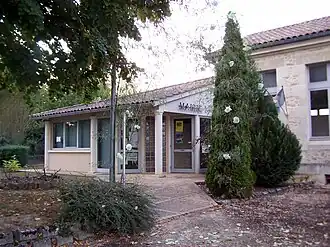 The town hall in Poussignac