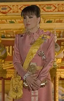 Princess Ubolratana wearing the "Chut Thai Boromphiman" (Thai: ชุดไทยบรมพิมาน)