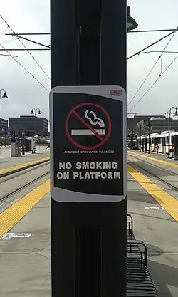 A sign reads "No smoking on platform"