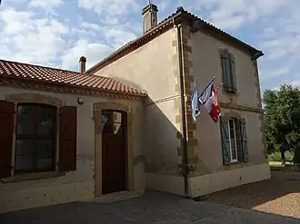 The town hall in Ricourt