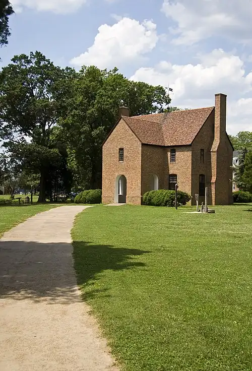 "The State House", a reconstruction of the original 1676 Maryland Statehouse, Maryland's first capitol building and also the home of the Maryland colonial assembly, which stands near the original site.[1]