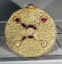 Jewelled brooch found in grave 70