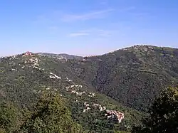 Villages of Taka (left) and Igoufaf (right), as seen from Koukou