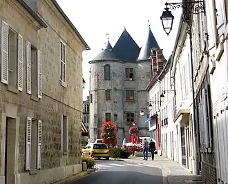 The keep of Vic-sur-Aisne