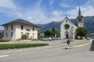 The town hall and church in Viviers-du-Lac